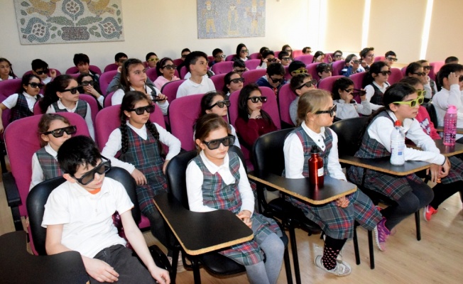 Çocukların 3D sinema keyfi