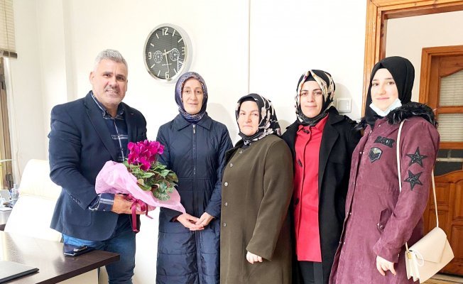AK Sarıyer Kadın Kollarından gazetemize ziyaret