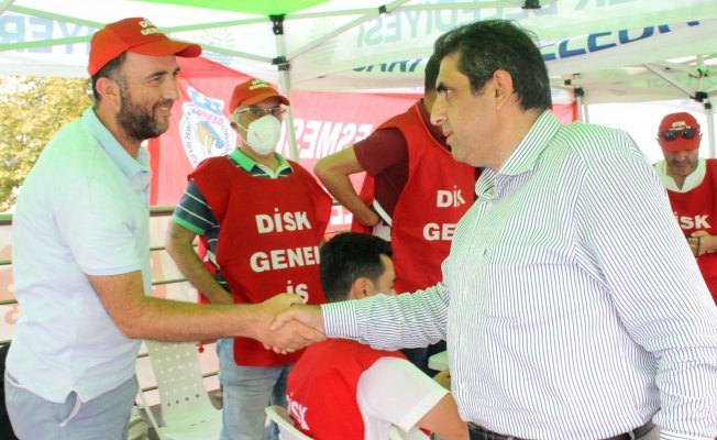Erhan Vergili’den grevdeki Sarıyer Belediyesi işçilerine destek