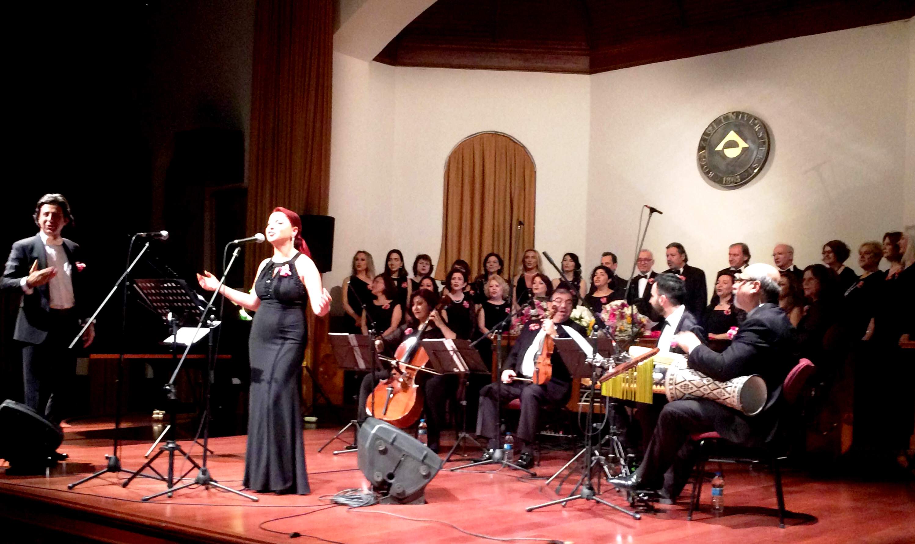 Boğaziçi Üniversitesi Türk Sanat Müziği Korosu ayakta alkışlandı